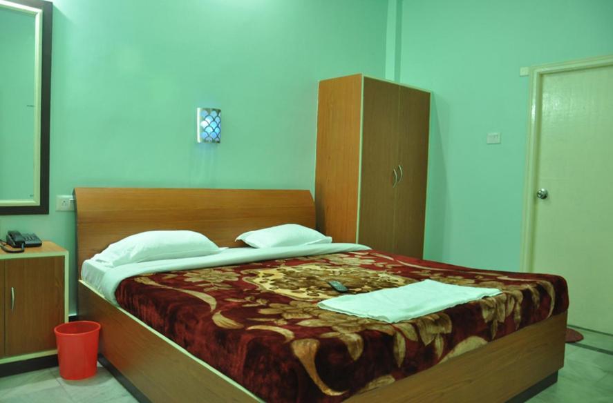Hotel Kiran Palace Varanasi Quarto foto