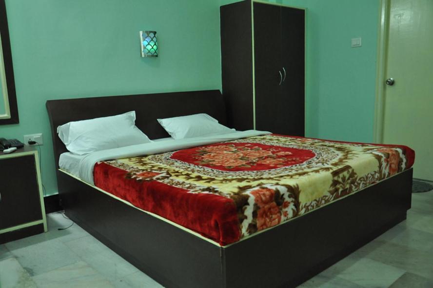 Hotel Kiran Palace Varanasi Quarto foto